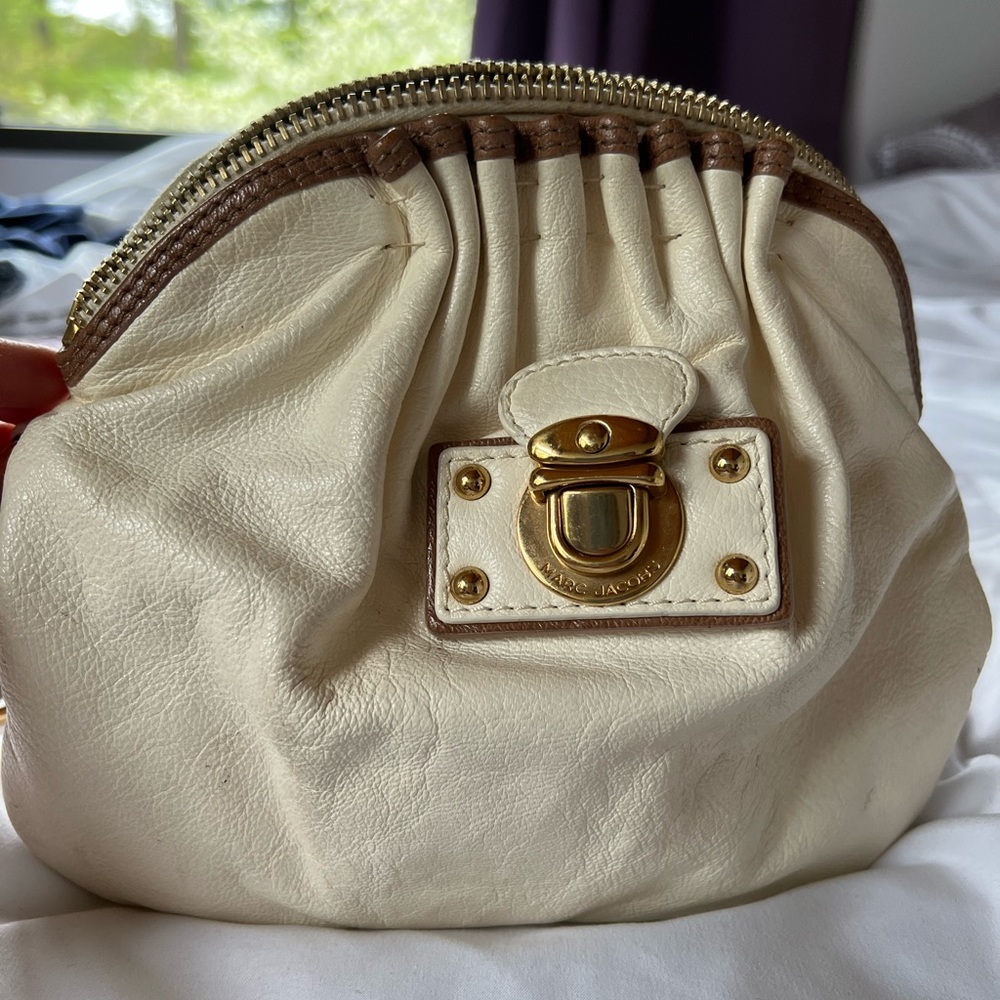 Marc Jacob’s leather handbag!